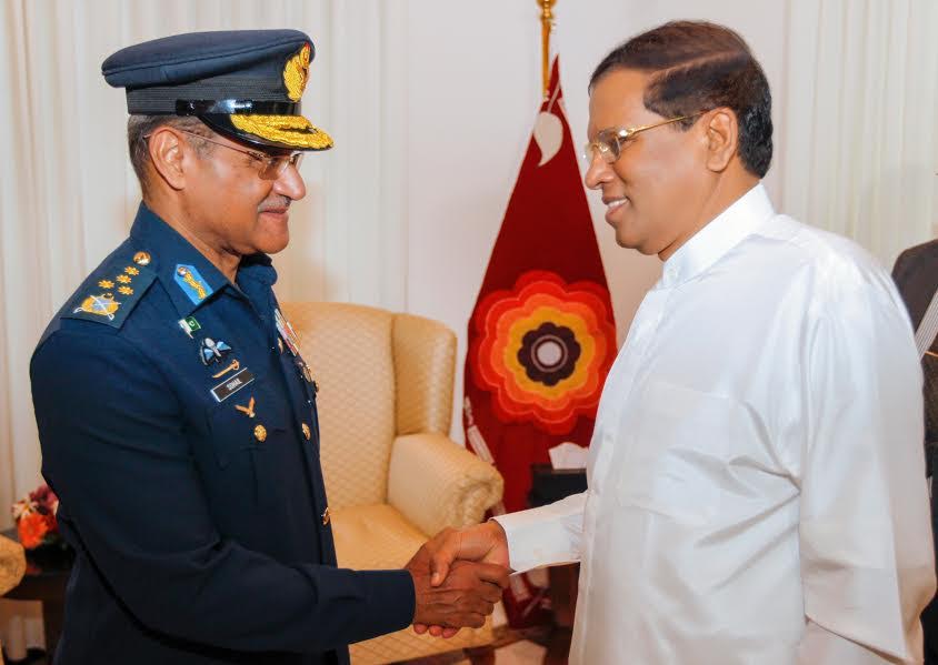 Pakistans Air Chief meets