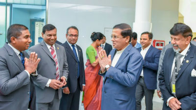 03 Welcome by Sri Lanka High Commissioner Somasundaram Skandakumar and the staff at the airport2017